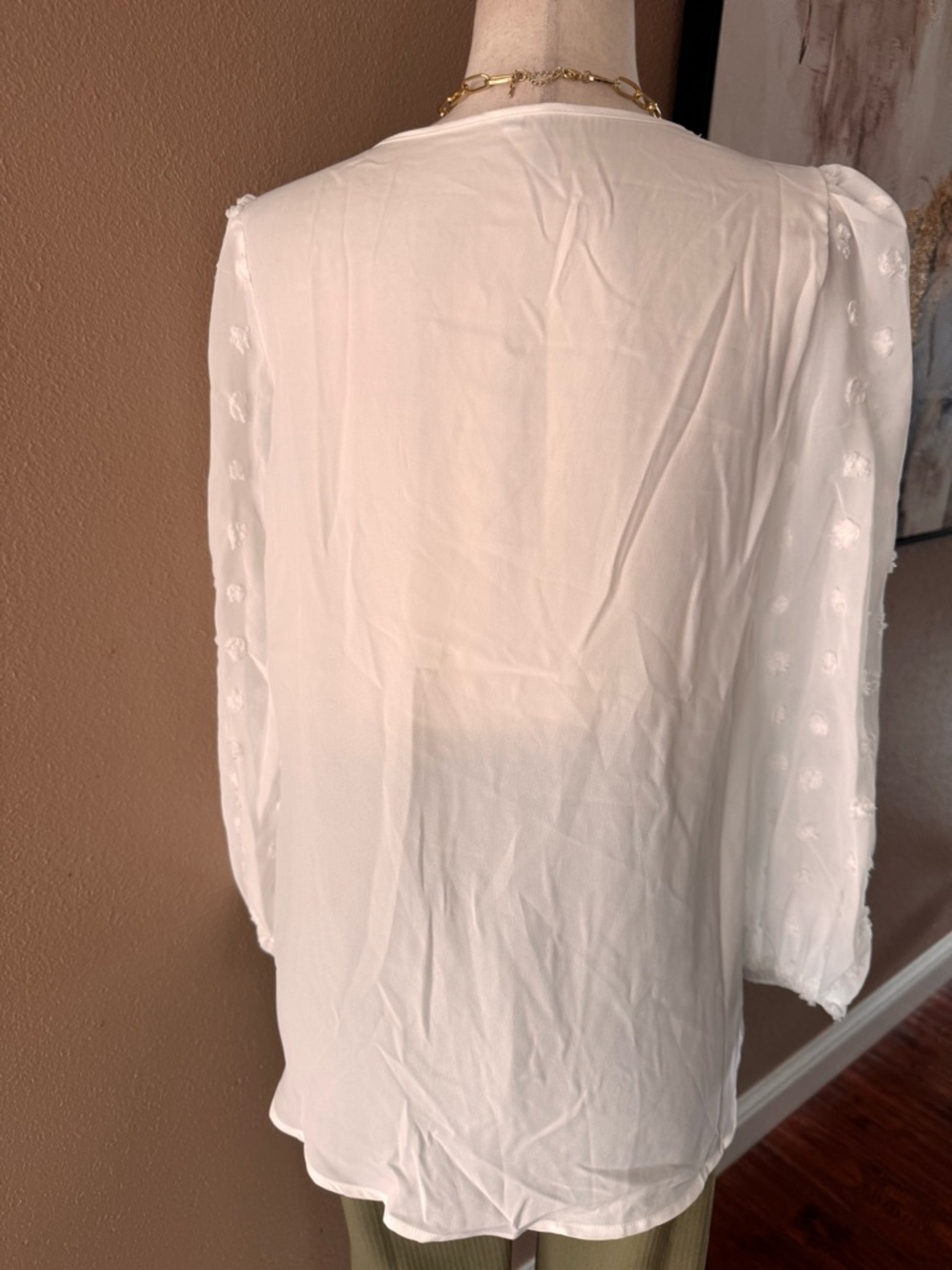 Women's White V-Neck Whimsical Blouse NWOT - Picture 6 of 13